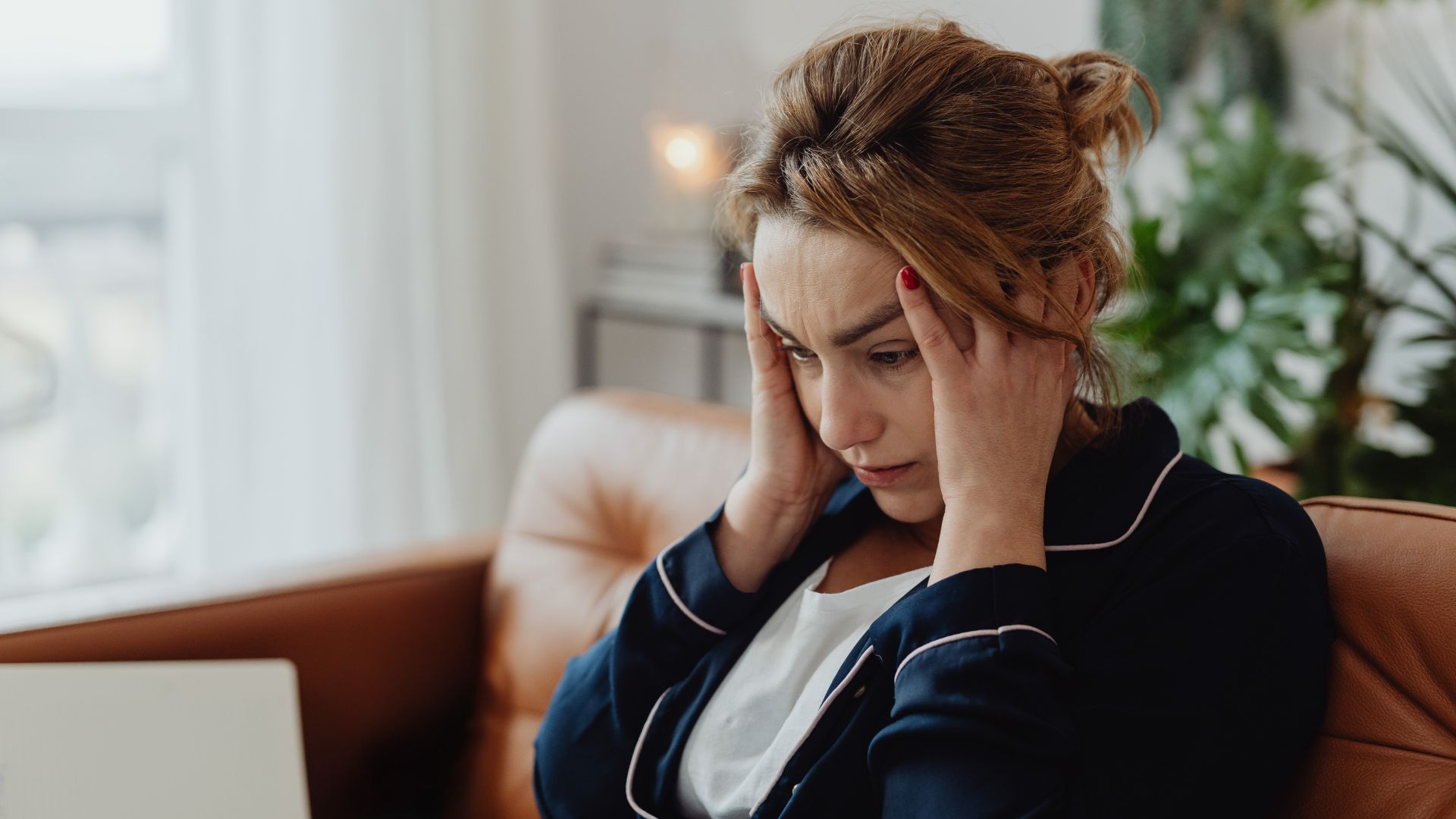 vrouw in de overgang met stress